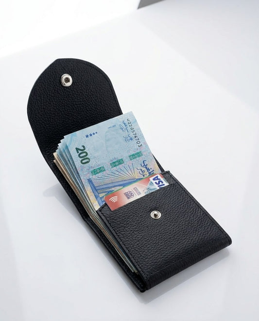 PORTEFEUILLE EN CUIR – MINIMALISTE & ÉLÉGANT